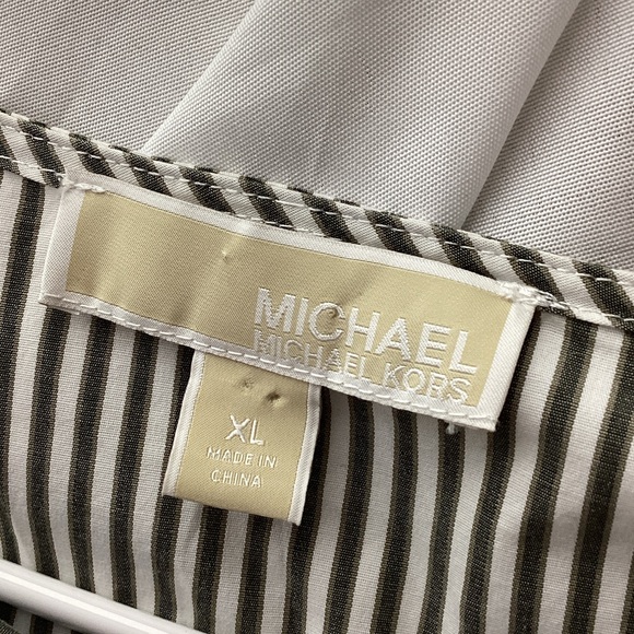 Michaels Black and White Striped Blouse - Picture 7 of 11